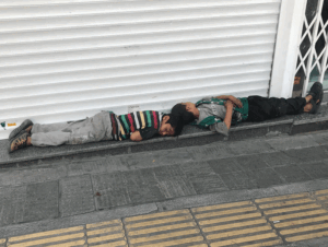 خانه ی مان بام ندارد خانه ی مان بام ندارد
